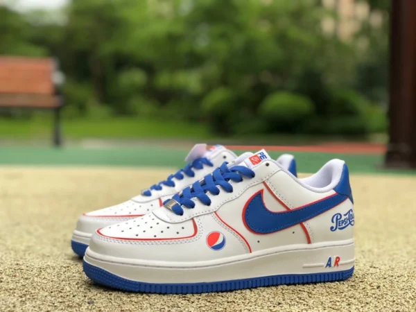 AF1 Pepsi low Nike Air Force 1'07 Low Pepsi sneakers basse Air Force 1 co-branded bianche blu e rosse BS8856-113