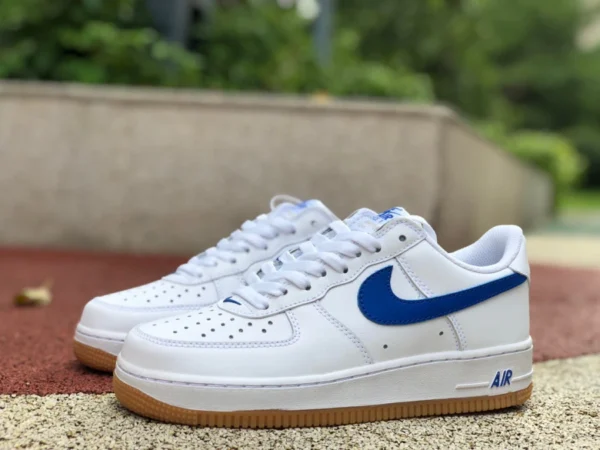 AF1 bianca e blu in gomma grezza bassa Nike Air Force 1 Low "Since 82" sneakers sportive classiche bianche e blu dj3911-101