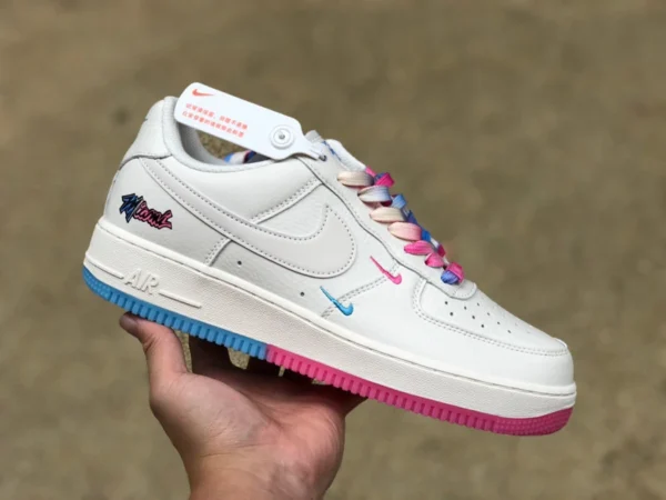 AF1 cuciture bianche e blu rosa basse Nike Air Force 1 Low '07 su19 sneakers basse Air Force One ku0902-112