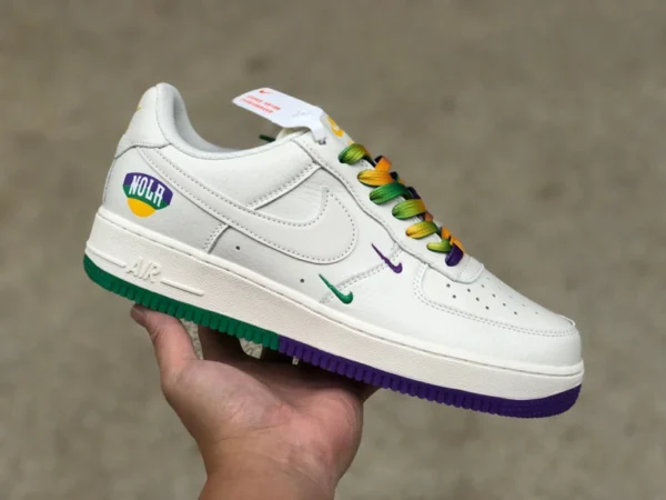 AF1 cuciture bianche, verdi e viola basse Nike Air Force 1 Low '07 su19 sneakers basse Air Force One tf8896-303