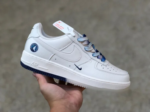 AF1 cuciture bianche e blu basse Nike Air Force 1 Low '07 su19 sneakers basse Air Force One ml5801-501