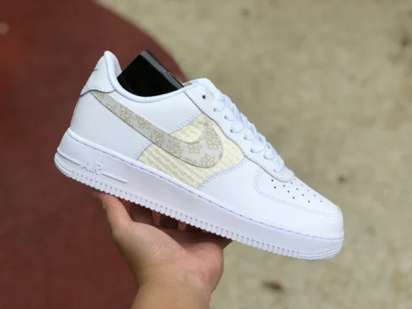 AF1 platino intrecciato basso Nike Nike AF1 07 SE nuova Air Force One intrecciato traspirante DO9458-100