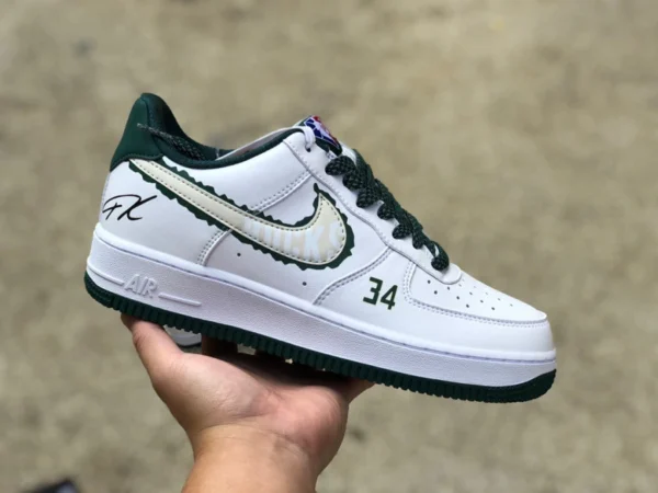 AF1 Celtics bianche e verdi Nike Air Force 1 Low '07 Scarpe da ginnastica Air Force One basse nk9700-131