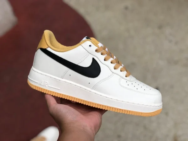 Af1 bianco giallo nero gancio basso Nike Air Force 1 AF1 air force bianco giallo nero classico scarpe da ginnastica casual FD9063-101