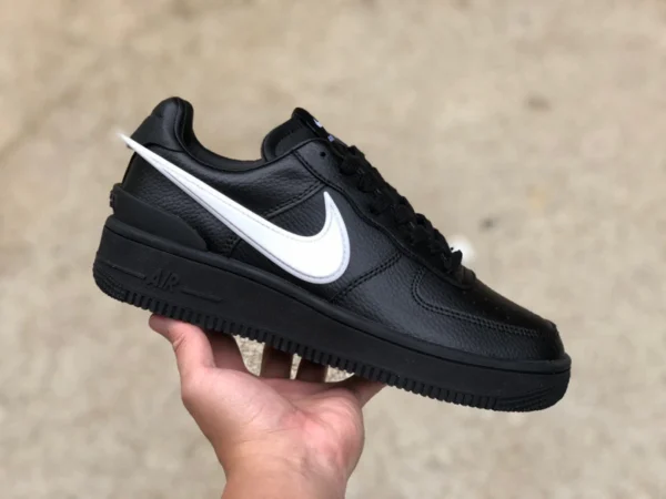 AF1 scarpe da ginnastica basse basse bianche e nere Nike Air Force 1 basse sp casual basse DV3464-002