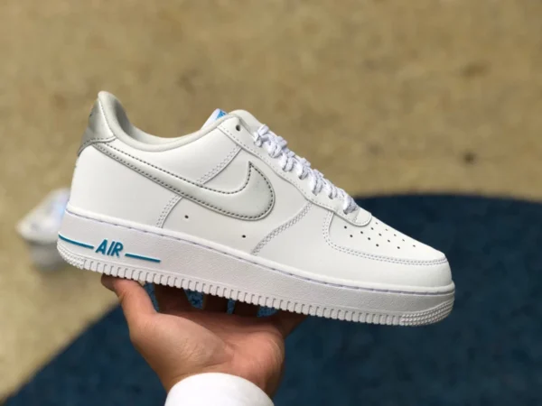 AF1 bianco blu argento basso Nike Air Force 1 '07 sneakers casual basse bianche blu DR0142 100