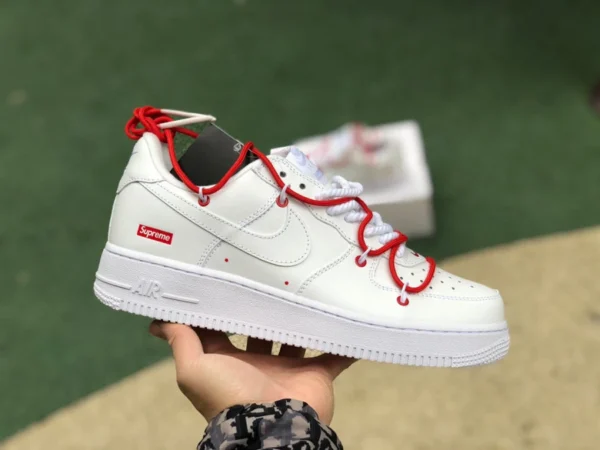 AF1 joint sup cinturino bianco e rosso Supreme x Nike Air Force 1 AF1 joint bianco puro e rosso Air Force CU9225-100-