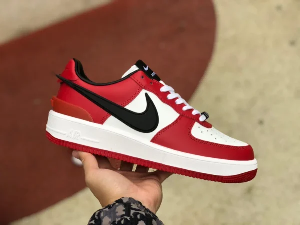 AF1 Chicago sp AMBUSH x Nike Air Force 1 Low modello con snodo dv3464-003