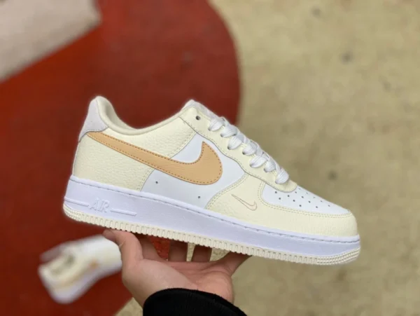 Af1 bianco crema basso Nike air force 1 07 se 1 Basso AF1 Air Force One DX8953-100