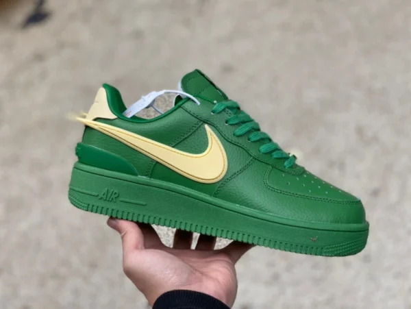 AF1 gancio oro verde basso sp Nike Air Force 1 low sp scarpe da ginnastica casual basse DV3464-300