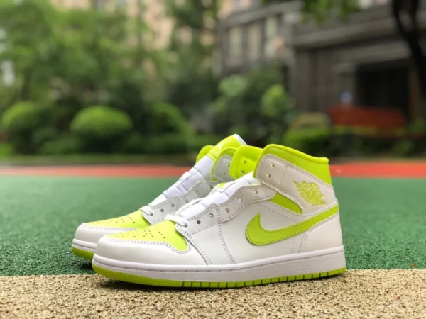 aj1mid bianco verde lime puro originale Air Jordan 1 MID AJ1 bianco verde lime limone retro casual sneakers mid-top BQ6472-131