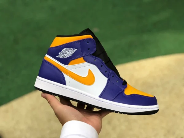 aj1mid Lakers viola oro puro originale Air Jordan 1 AJ1 mid Lakers bianco viola giallo Lakers tendenza retrò sneakers mid-top DQ8426-517