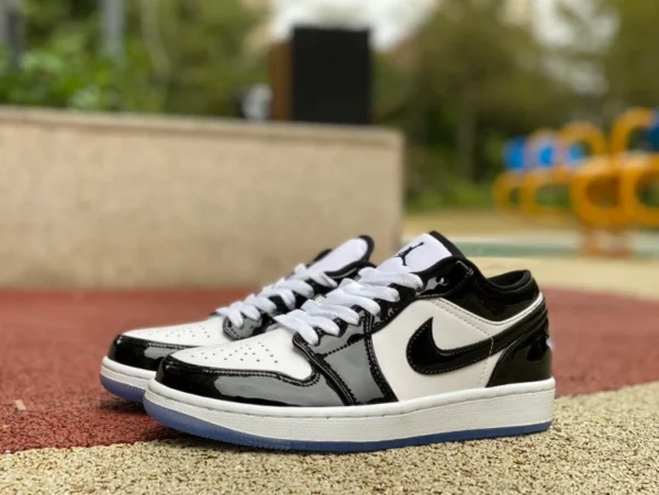 aj1 basse in vernice bianca e nera Air Jordan 1 Low AJ1 scarpe da basket basse con fondo in vernice bianca e nera DV1309-100