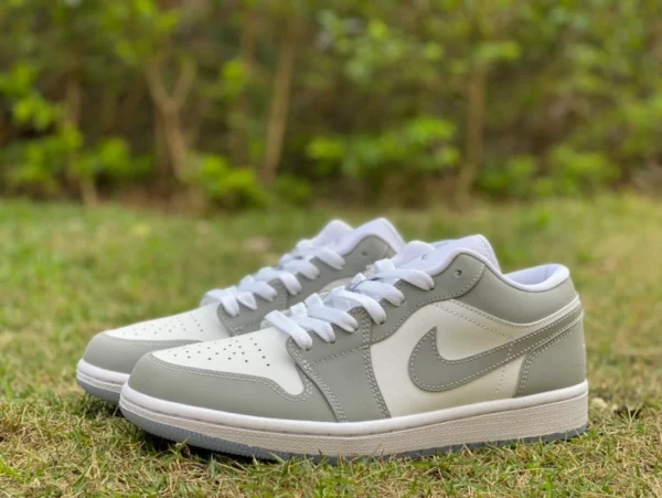 aj1 grigio e bianco little Dior low puro originale Air Jordan 1 Low AJ1 grigio e bianco little Dior Dior scarpe da basket basse per uomo e donna DC0774-105