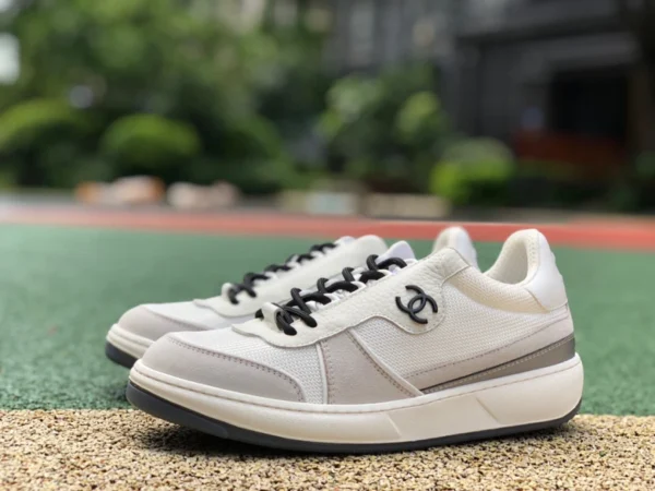 Chanel bianco sporco Chanel Chanel 22 nuove sneakers panda scarpe da corsa sportive stringate casual abbinate ai colori delle scarpe da donna doppia C