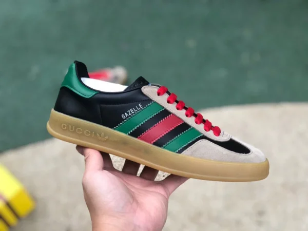 Gucci joint Adidas nere, verdi e marroni adidas originals x Gucci Gazelle joint classiche scarpe da ginnastica casual nere, rosse e oro