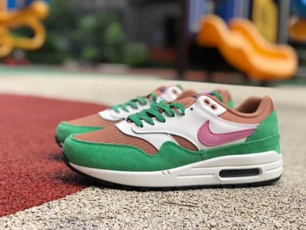 Max1 Marrone Verde Rosa Nike Air Max 1 NH Treeline Marrone Verde Rosa Retro Pelle Scamosciata Scarpe da corsa casual DR9773 300