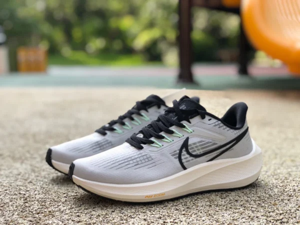 nike pegasus 39 generation grigio e bianco nike nike scarpe da corsa estive scarpe da uomo pegasus 39 scarpe sportive scarpe da corsa in rete DH4071004