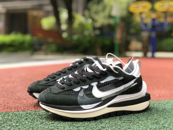 Sacai3.0 scarpe da corsa bianche e nere Nike Vaporwaffle x Sacai joint bianche e nere CV1363-001