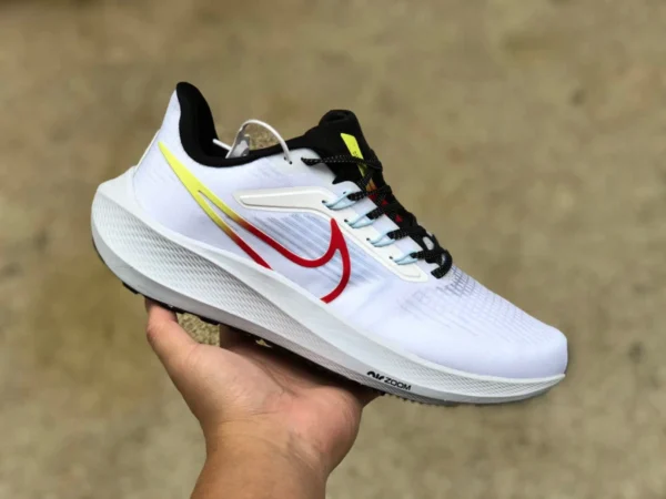 nike Pegasus 39 bianco rosso Nike Nike Pegasus 39 scarpe da corsa AIR ZOOM PEGASUS 39 scarpe sportive DX3350-100