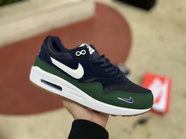 Max1 87 blu e verde Nike Air Max 1 87 QS Gorge Green scarpe da corsa blu e verdi DV3887-400