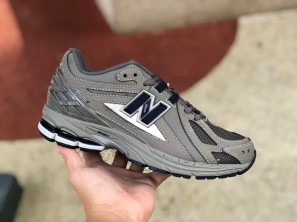 NB1906 marrone grigio puro originale New Balance 1906 marrone grigio uomo e donna stesso stile scarpe da corsa casual retrò M1906RB