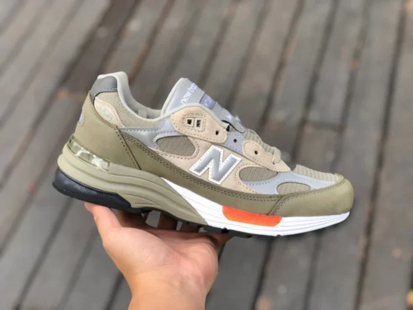 NB992 scarpe da corsa retrò grigio argento co-branded President Edition WTAPS x New Balance 992 "olive Drab" per uomo e donna, grigio argento di fabbricazione americana M992WT