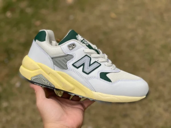 NB580 bianco verde giallo scarpe New Balance uomo novità New Balance NB580 scarpe retrò sportive e casual donna MT580RCA