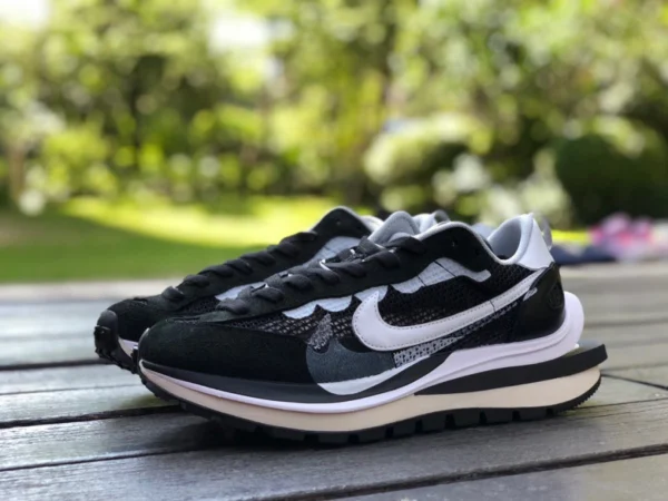 Sacai3.0 scarpe da corsa bianche e nere originali pure Nike Vaporwaffle x Sacai in bianco e nero CV1363-001