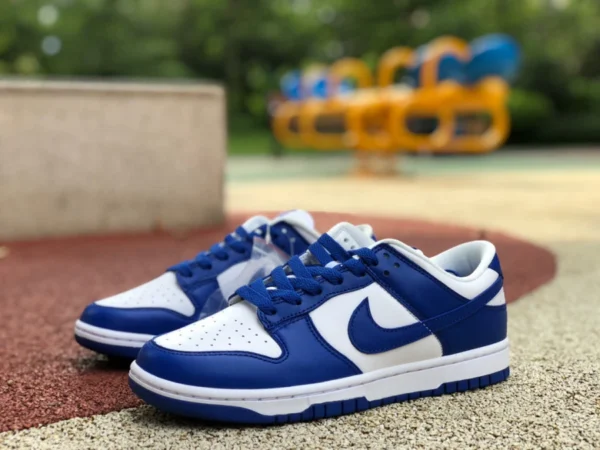 Dunk bianca e blu bassa Nike Dunk Low NCAA Kentucky Syracuse University bianca e blu CU1726-100