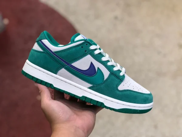 Dunk SE doppio gancio bianco e verde Nike Dunk Low SE Nike sail bianco e verde doppio gancio sneakers casual destrutturate basse DO9457-101