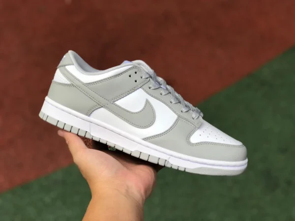 Dunk basse grigie e bianche Nike Dunk LowRetro "Grey Fog sneakers grigie e bianche sneakers basse da uomo e da donna DD1391-103