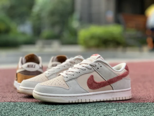 Dunk polvere di riso peluche gancio di alta qualità Nike Dunk Low Terry Swoosh beige basso marrone peluche gancio retrò sneakers DZ4706-200