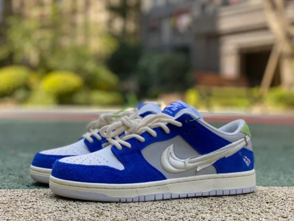 Dunk ricamo bianco e blu puro originale FLY x Nike SB Dunk Low “Game Royal” Fulai love Shanghai edizione limitata DQ5130-400