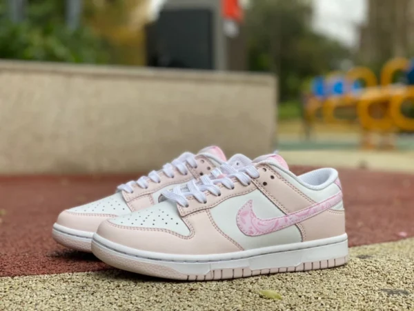 Dunk Pearl Bianche Rosa Nike Dunk Low Rosa Paisley Pearl Rosa Scarpe da ginnastica casual FD1449-100 1