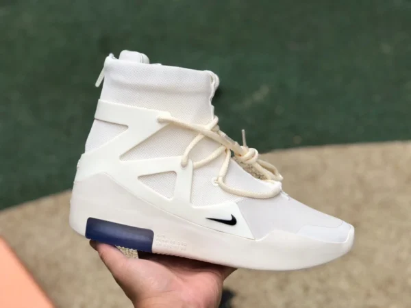 Scarpe da basket Nike Air Fear Of God 1 Sail grigie e bianche FOG in mesh bianco AR4237-100