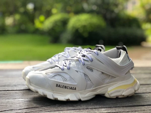 Balenciaga 3.0 bianco puro Balenciaga Triple S scarpe da papà Balenciaga