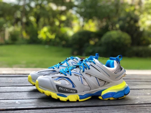 Balenciaga 3.0 grigio blu giallo Balenciaga Triple S scarpe da papà Balenciaga