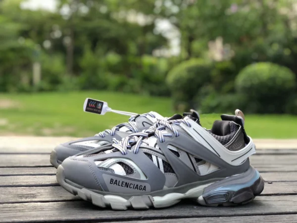 Balenciaga 3.0 grigio Balenciaga Triple S scarpe da papà Balenciaga