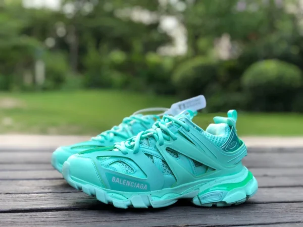 Balenciaga 3.0 Tiffany Balenciaga Triple S scarpe da papà Balenciaga