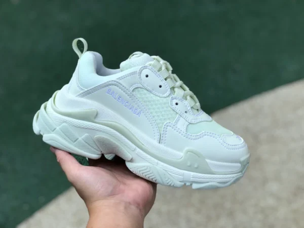 Balenciaga verde chiaro Balenciaga Triple S scarpe da papà Sneakers Balenciaga