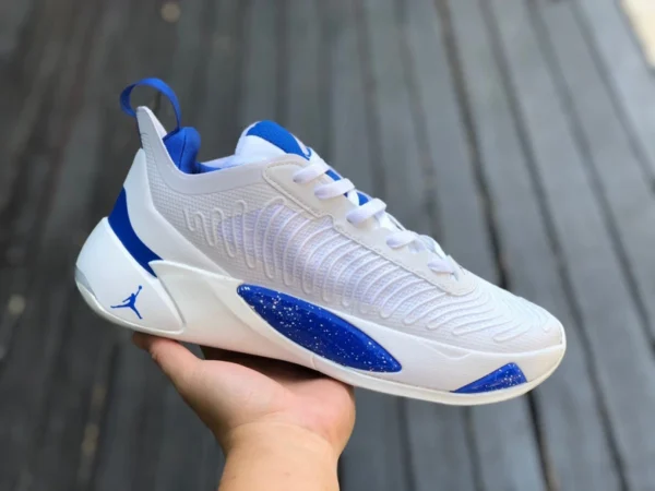 Luka Doncic bianco e blu Luka 1 Luka Doncic prima generazione low-top Bianco DN1772-104