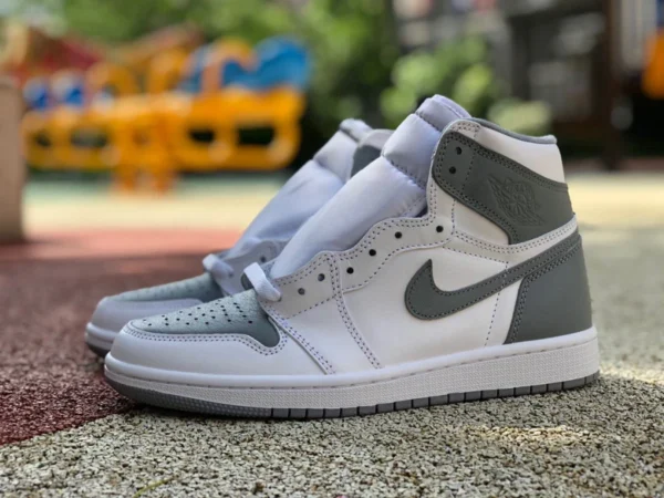 aj1 bianco sporco alto versione più economica di Air Jordan 1 High OG "Stealth" aj1 bianco sporco modello 2022 alto 555088-037