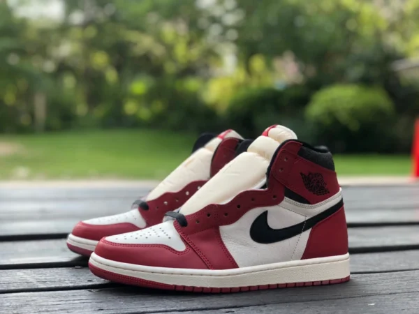 aj1 Chicago nuova AIR JORDAN 1 “CHICAGO REIMAGINED” bianca e rossa DZ5485-612