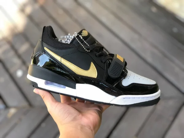 aj312 nero oro basso Nike Scarpe da uomo Nike Air Jordan AJ312 scarpe da basket nere CD7069-071