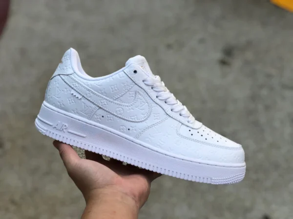 Af1 giunto ow giunto LV Louis Vuitton LV x Nike Air Force 1 x bianco sporco giunto AF1 Air Force One giunto LV 1A9V