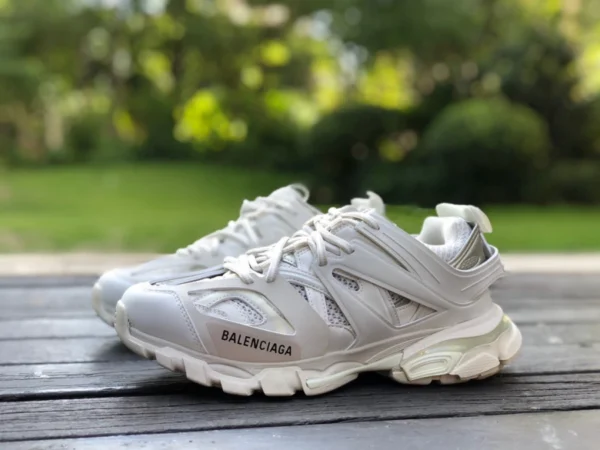 Balenciaga 3.0 bianco puro Balenciaga Triple S scarpe da papà Balenciaga