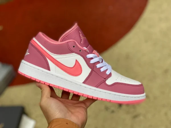 aj1 bianco rosa fragola basso Air Jordan 1 AJ1 bianco rosa San Valentino rosa bianco fragola orso fiore di ciliegio rosa scarpe da basket 553560-616