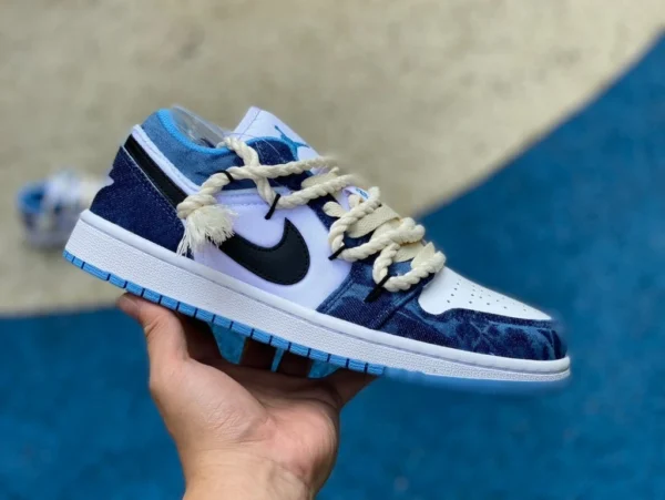 aj1 denim lavato con cinturino Air Jordan 1 Low AJ1 scarpe da basket in denim lavato bianco e blu DM8947-100