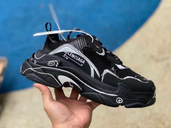 Balenciaga nere dipinte a mano Balenciaga Triple S scarpe da papà basse antiscivolo allacciate nere